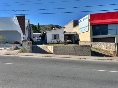 Venta de propiedad sobre Av. Carcano, Villa Carlos Paz. Excelente zona comercial.