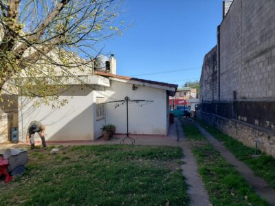 Venta de propiedad sobre Av. Carcano, Villa Carlos Paz. Excelente zona comercial.