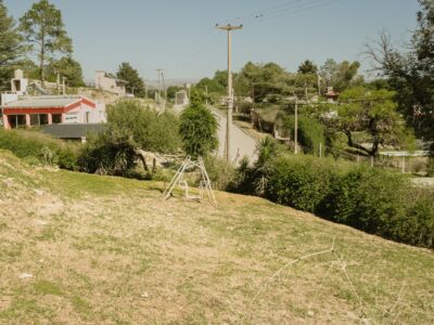 Venta en San Antonio de Arredondo Complejo de 3 unidades. En esquina a 50 mts de la ruta.