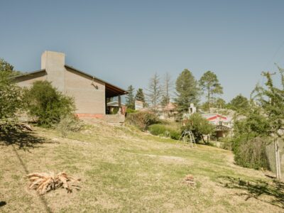 Venta en San Antonio de Arredondo Complejo de 3 unidades. En esquina a 50 mts de la ruta.