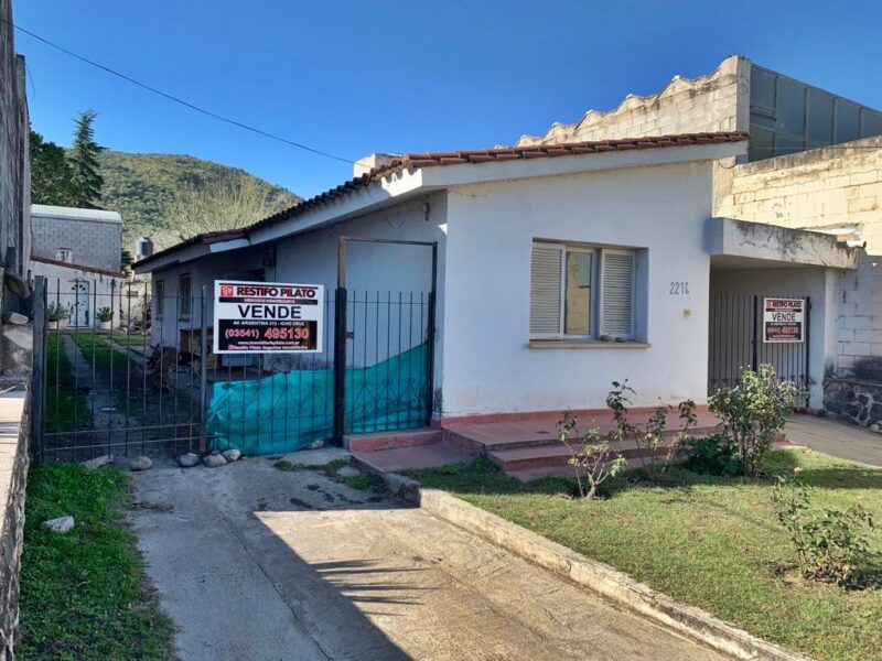 Venta de propiedad sobre Av. Carcano, Villa Carlos Paz. Excelente zona comercial.