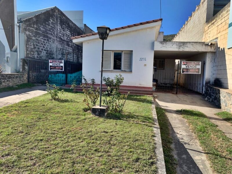 Venta de propiedad sobre Av. Carcano, Villa Carlos Paz. Excelente zona comercial.