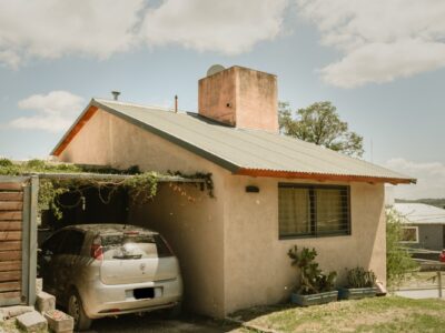 Venta en San Antonio de Arredondo Complejo de 3 unidades. En esquina a 50 mts de la ruta.