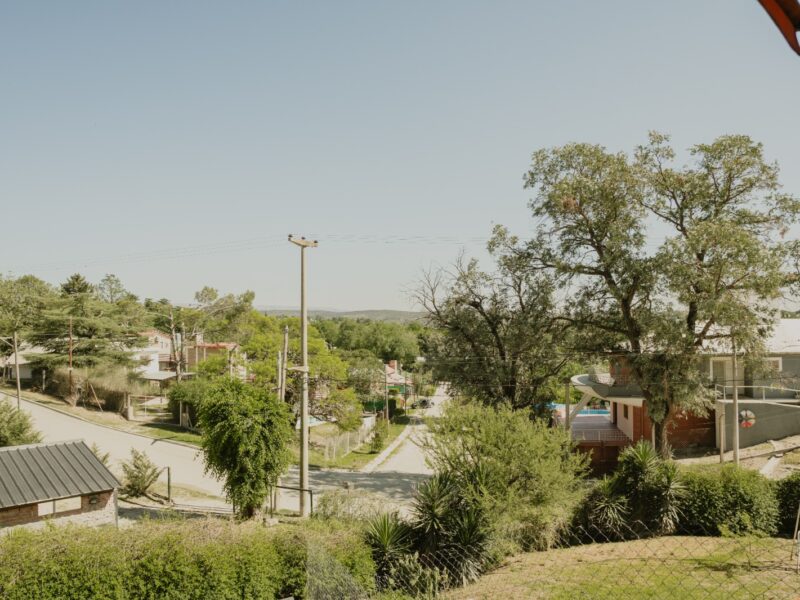 Venta en San Antonio de Arredondo Complejo de 3 unidades. En esquina a 50 mts de la ruta.