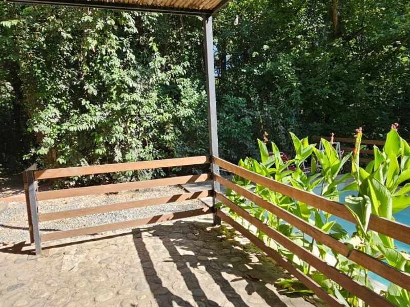 Venta de casa con pileta en Villa Icho Cruz, zona centro.