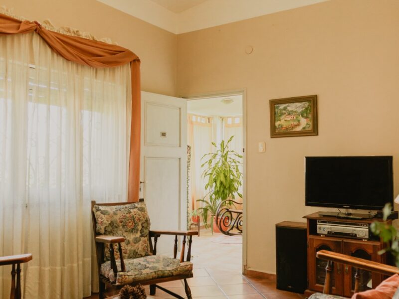 Venta Casa/Chalet. Tres dormitorios en Villa Carlos Paz, Barrio Villa Domínguez ubicación privilegiada.