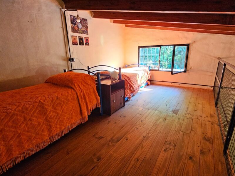 Venta de casa con pileta en Villa Icho Cruz, zona centro.