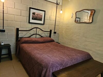 Venta de casa con pileta en Villa Icho Cruz, zona centro.