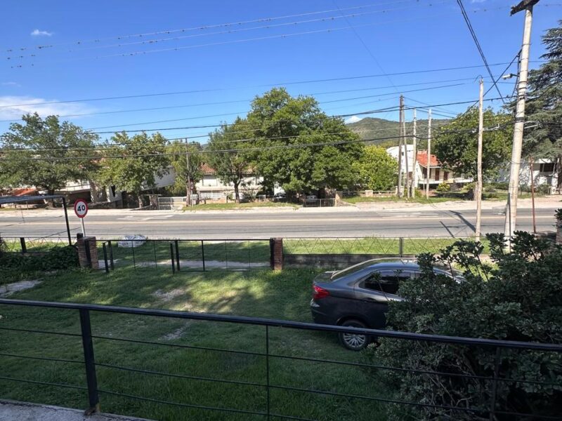 Alquiler Anual. Departamento sobre la ruta en San Antonio de Arredondo.