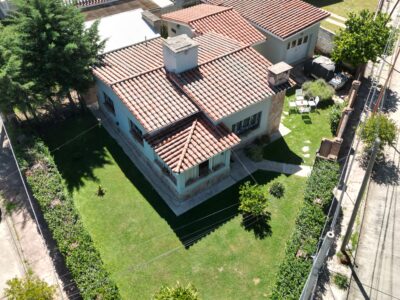 Venta Casa/Chalet. Tres dormitorios en Villa Carlos Paz, Barrio Villa Domínguez ubicación privilegiada.