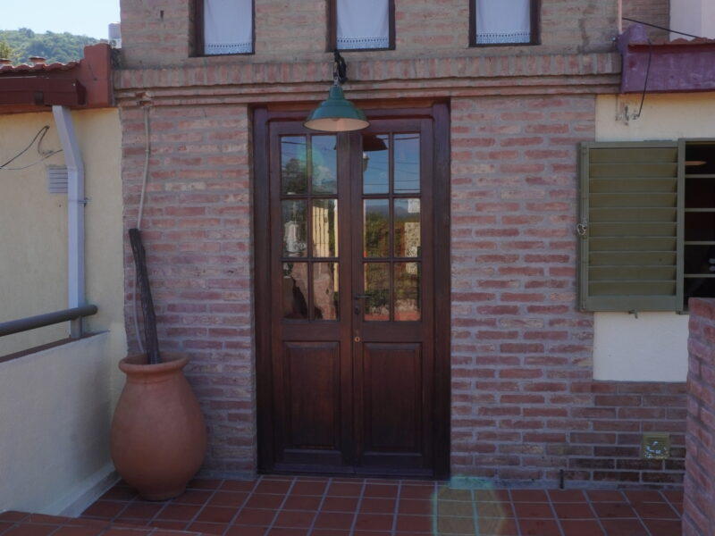 Venta de Casa de 3 Dorm. en Villa Carlos Paz. Apta Crédito Hipotecario