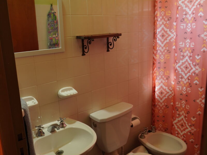 Venta de Casa de 3 Dorm. en Villa Carlos Paz. Apta Crédito Hipotecario