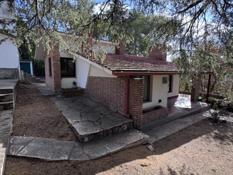 Venta de casa en Icho Cruz Sierras, a solo 20 metros del río.