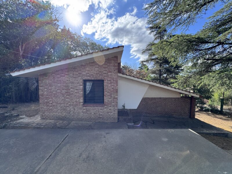 Venta de casa en Icho Cruz Sierras, a solo 20 metros del río.