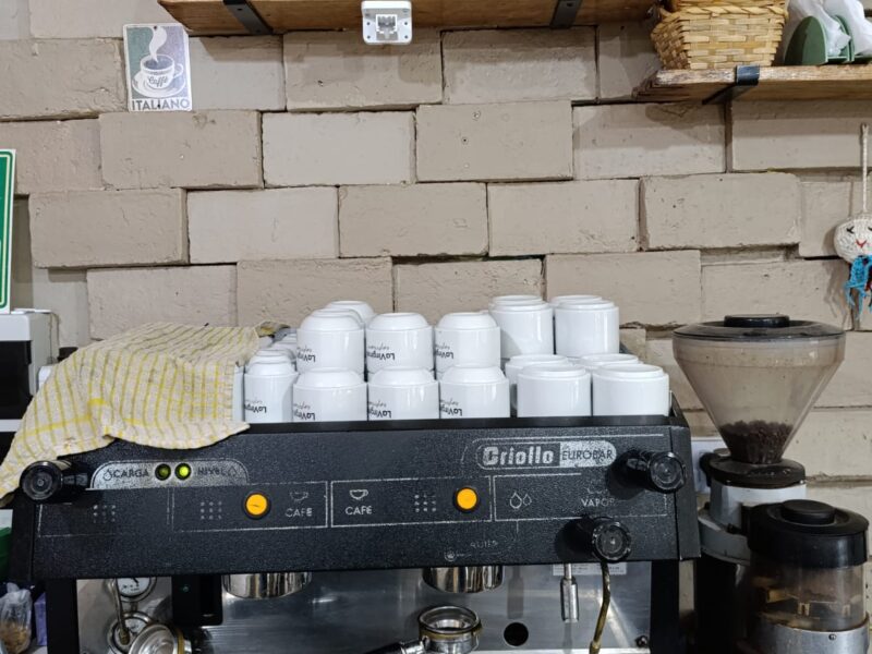 Oportunidad comercial. Venta de fondo de comercio en Icho Cruz sobre Av. Argentina.
