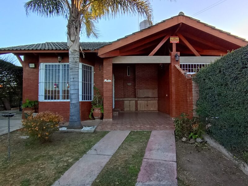 Alquiler Anual en San Antonio de Arredondo. Ph de dos dormitorios.
