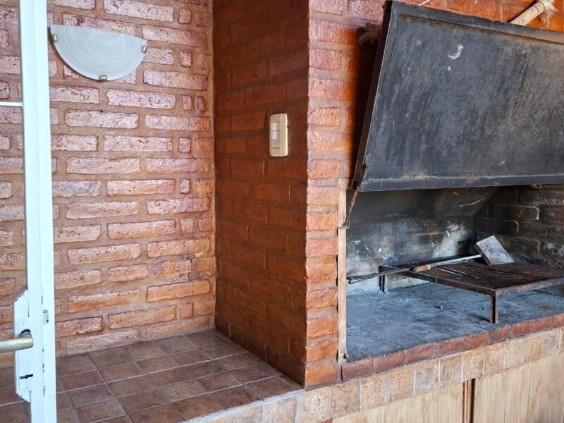 Alquiler Anual en San Antonio de Arredondo. Ph de dos dormitorios.