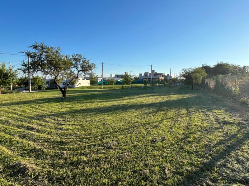 Venta lote en barrio cerrado Tejas 4.