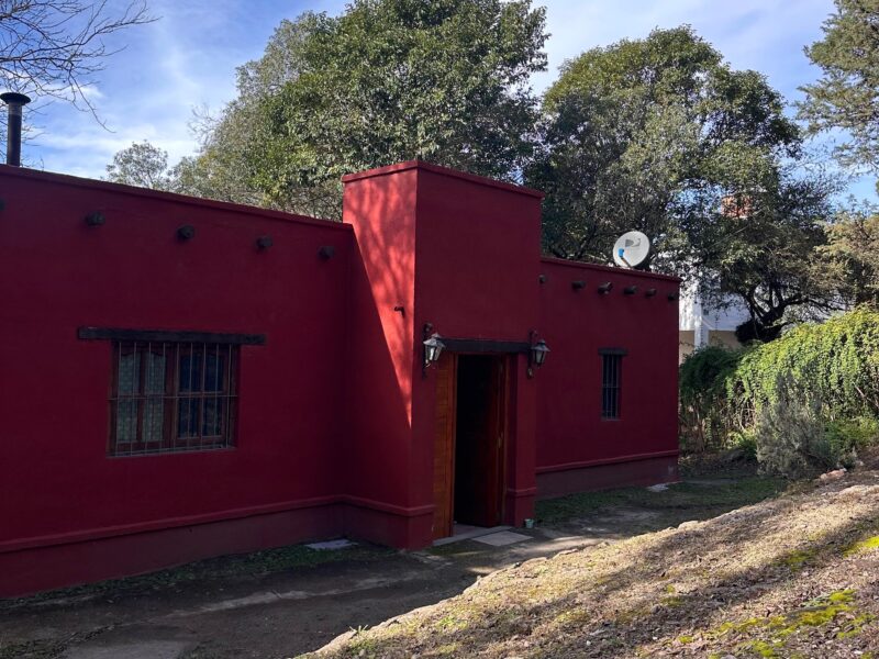 Casa a la venta en Cuesta Blanca a 250 mts del río.