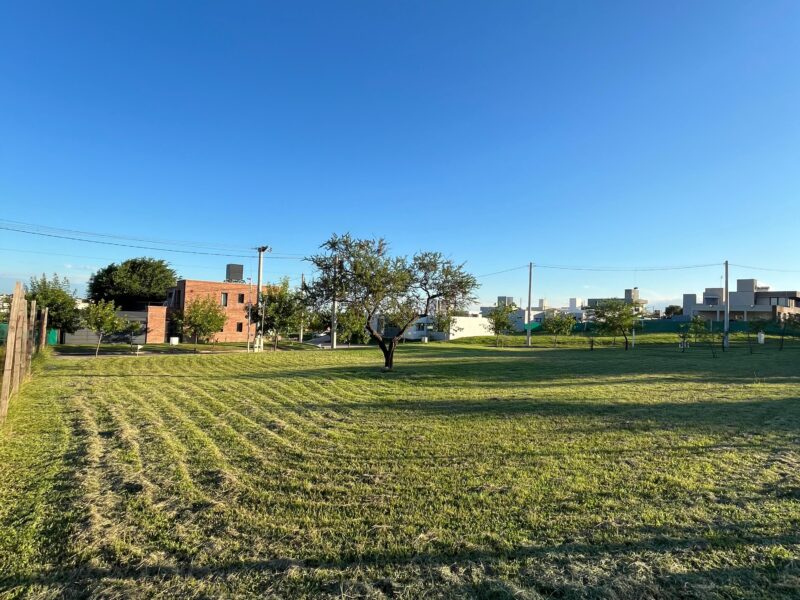Venta lote en barrio cerrado Tejas 4.